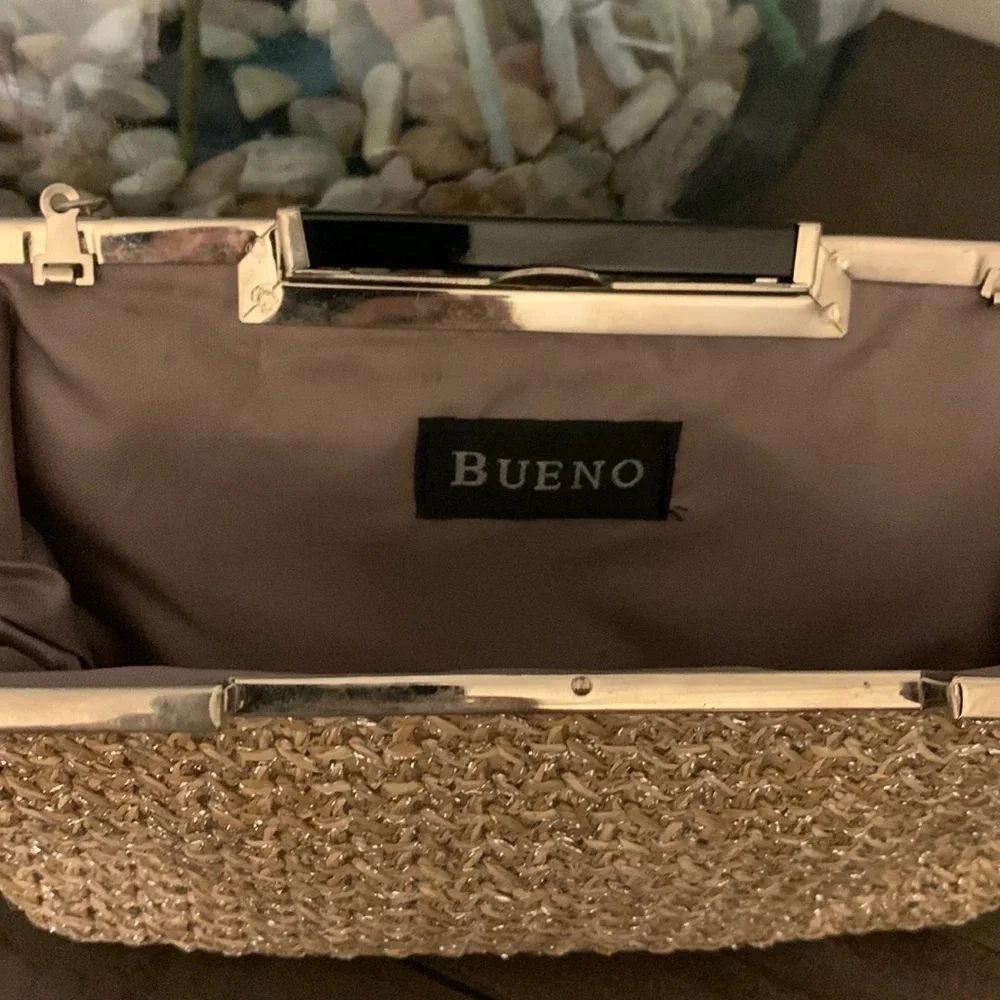 Bueno Clutch - Picture 2 of 10